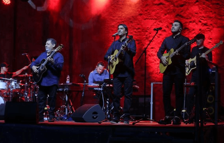 Nassif Zeytoun &#038; Gipsy Kings ft. Tonino Baliardo - Image 7